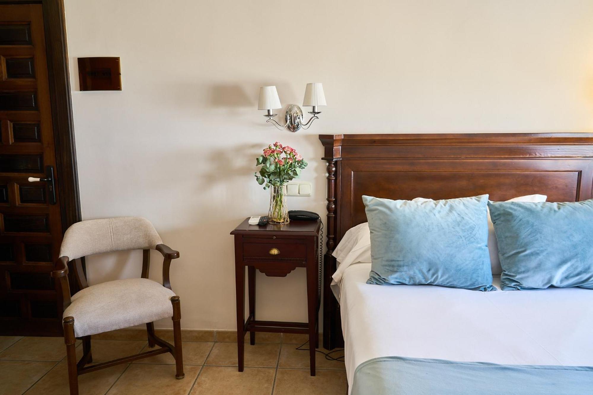 Hotel Maria De Molina 3*